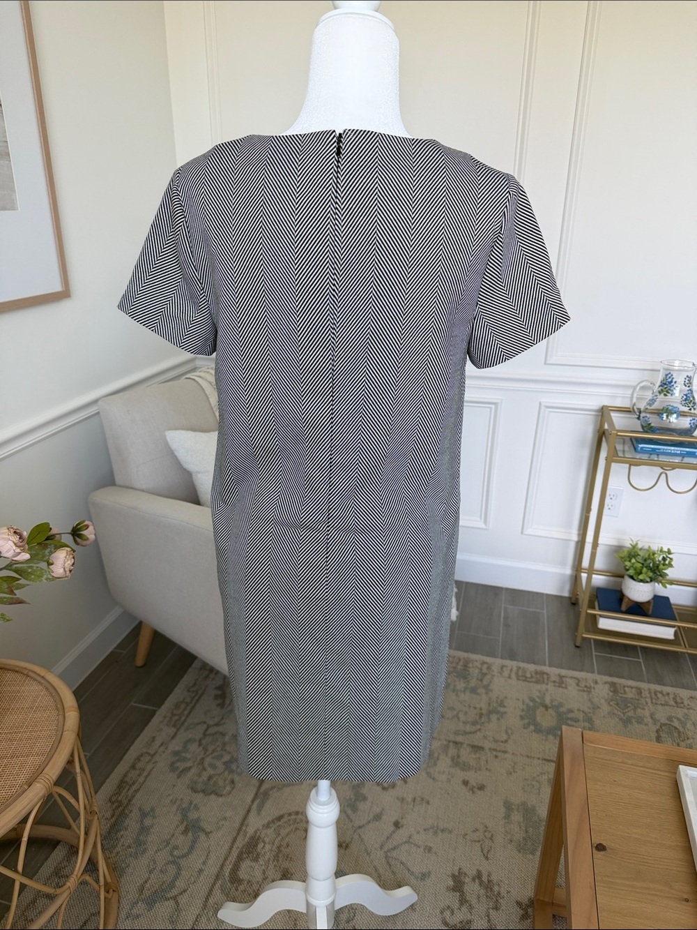 1.STATE Chevron Zip Pocket Shift Dress Black White Mod Minimalist Career - Picture 6 of 11